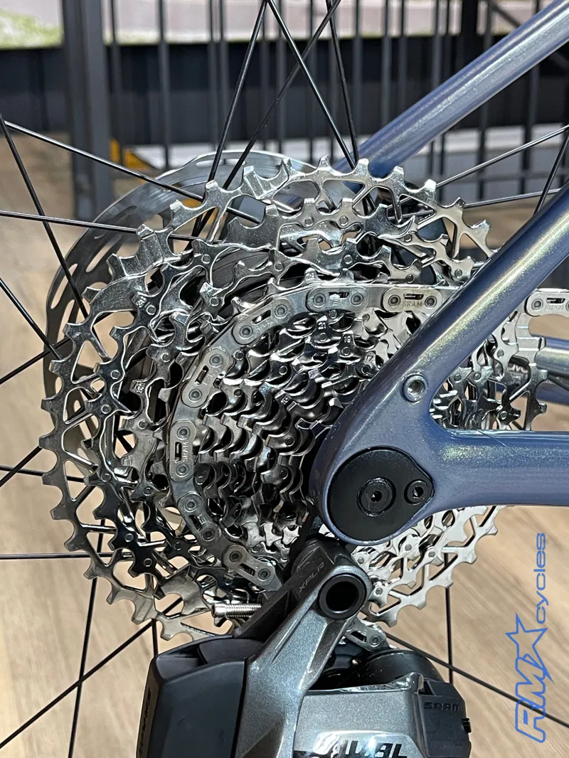 Giant Defy Advanced E+ Elite AR 25km/h Small Midnight Moon-4