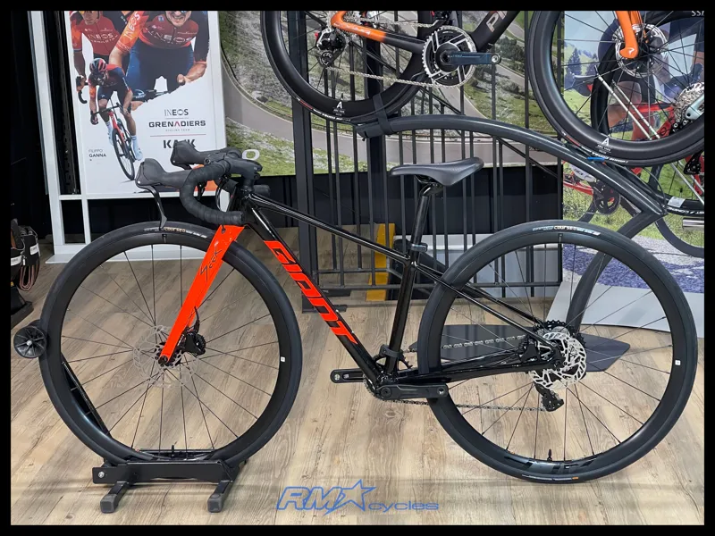 Giant Seek 2 OSO Abyss Black 2026 Ex-Demo-1