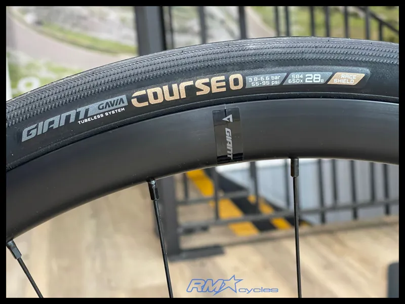 Giant Seek 2 OSO Abyss Black 2026 Ex-Demo-8