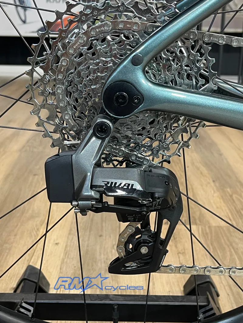 Liv Avail Advanced E+ Elite AR 25km/h Small Silver Pine Ex-demo-7