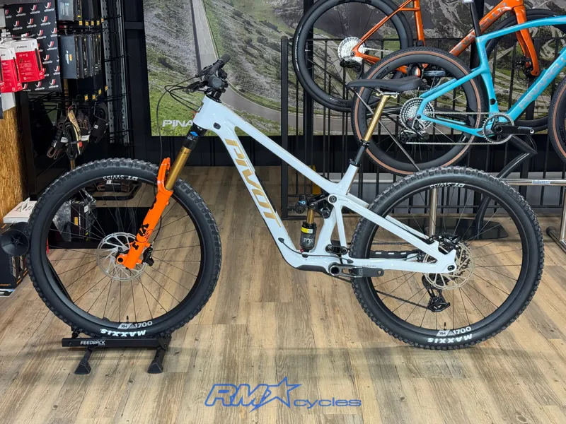 Pivot Firebird V5 Frame Medium White Gold MTB Custom Build-1
