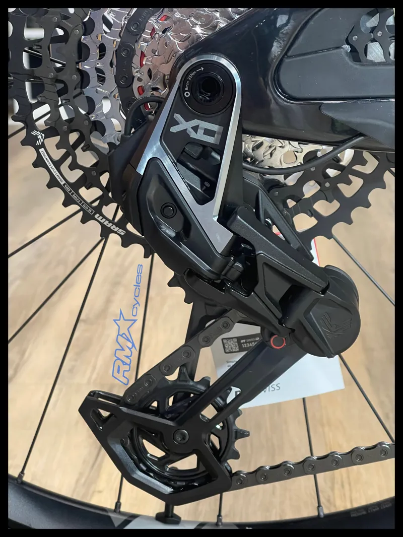 Pivot Cycles Shuttle AMPd / Pro X0 Black Metallic Stone-5