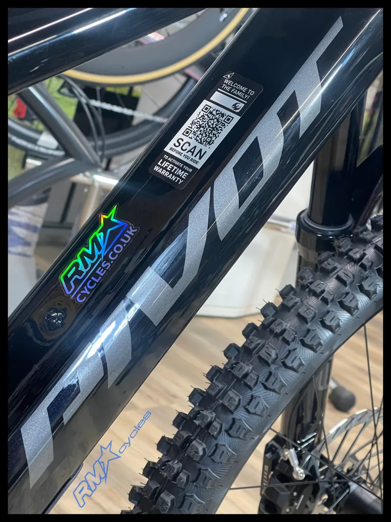 Pivot Cycles Shuttle AMPd / Pro X0 Black Metallic Stone-3