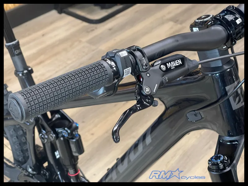 Pivot Cycles Shuttle AMPd / Pro X0 Black Metallic Stone-9