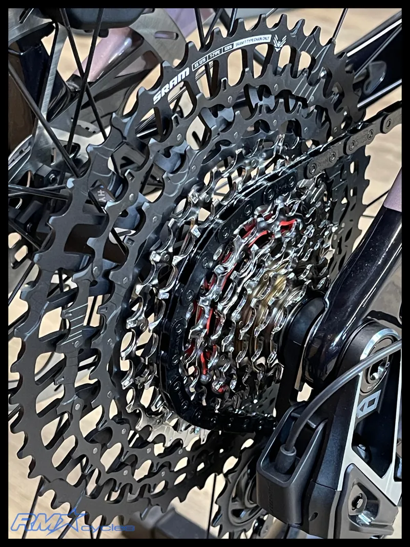 Pivot Cycles Shuttle AMPd / Pro X0 Burgundy Berry Freeze-3