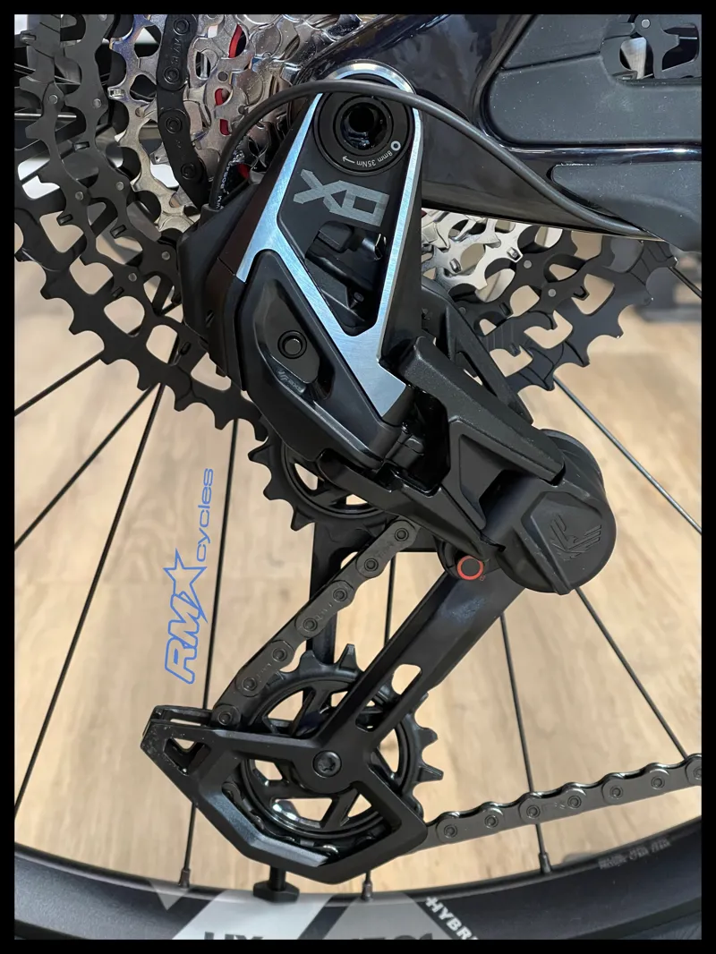 Pivot Cycles Shuttle AMPd / Pro X0 Burgundy Berry Freeze-4