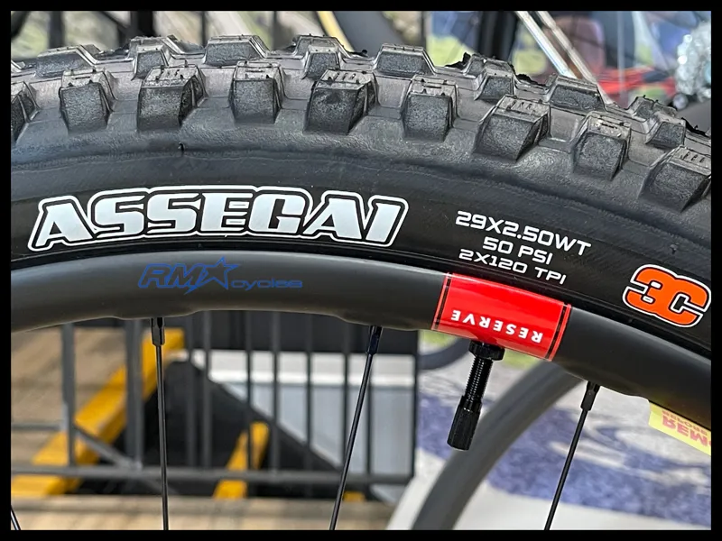 Santa Cruz Bullit 4 AXS XO RSV Matte Carbon 2026-10