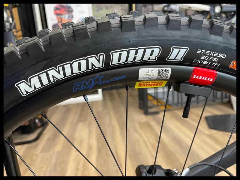 Santa Cruz Bullit 4 AXS XO RSV Matte Carbon 2026-11