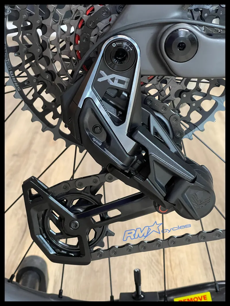 Santa Cruz Bullit 4 AXS XO RSV Matte Carbon 2026-3