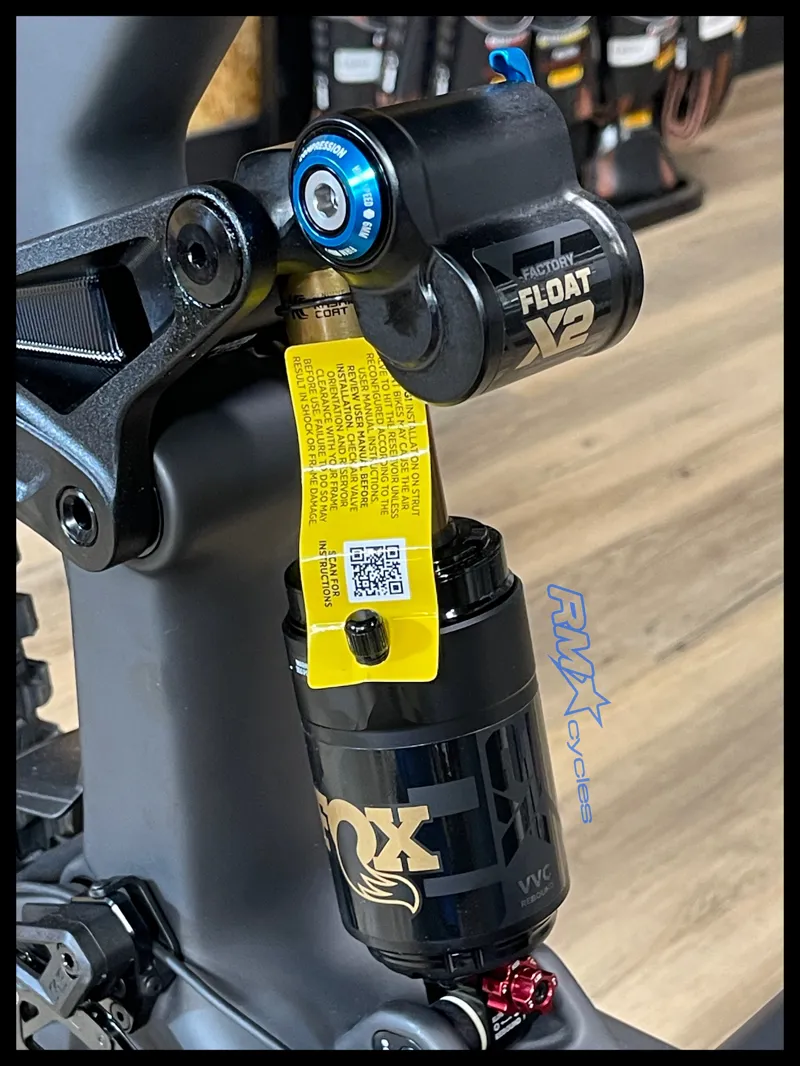 Santa Cruz Bullit 4 AXS XO RSV Matte Carbon 2026-5