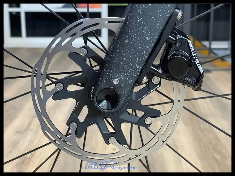 Trek Checkmate SLR 7 AXS Gravel Bike in Gloss Trek Black/Carbon Smoke-8