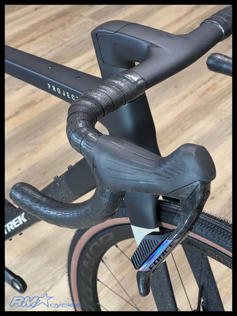 Trek Checkmate SLR 7 AXS Gravel Bike in Gloss Trek Black/Carbon Smoke-6