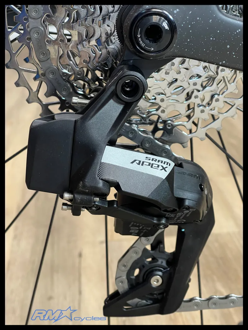 Trek Checkpoint SL 5 AXS Gravel Bike In Trek Black/Matte Carbon Smoke-3