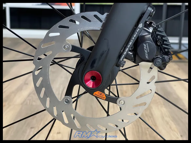 Trek Madone SL 6 Road Bike in Fury Red/Deep Smoke-7