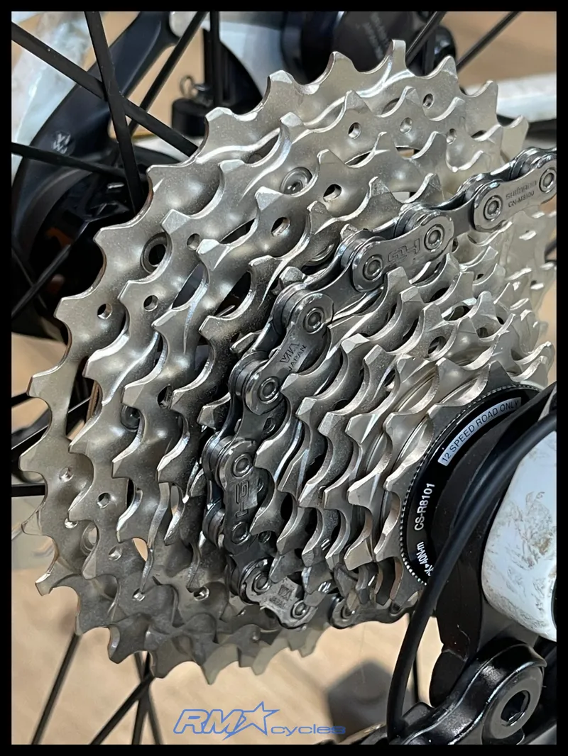 Trek Madone SLR 7 Gen 8 Road Race Bike In Era White-4