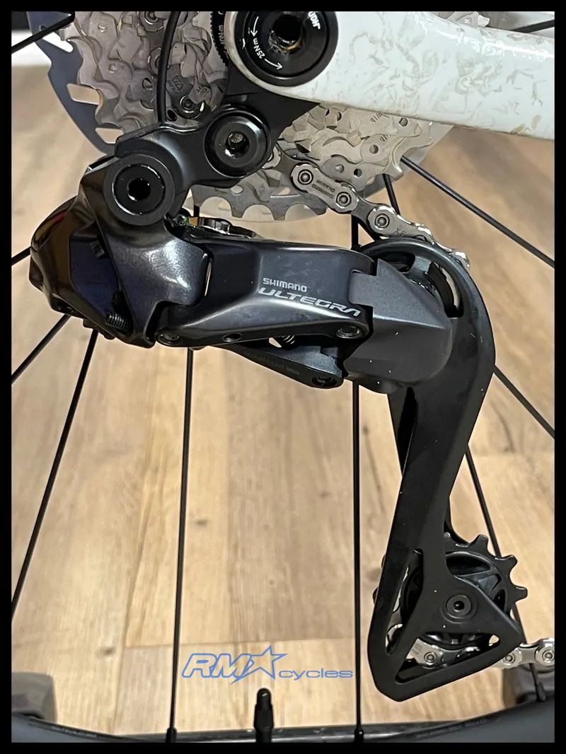 Trek Madone SLR 7 Gen 8 Road Race Bike In Era White-5