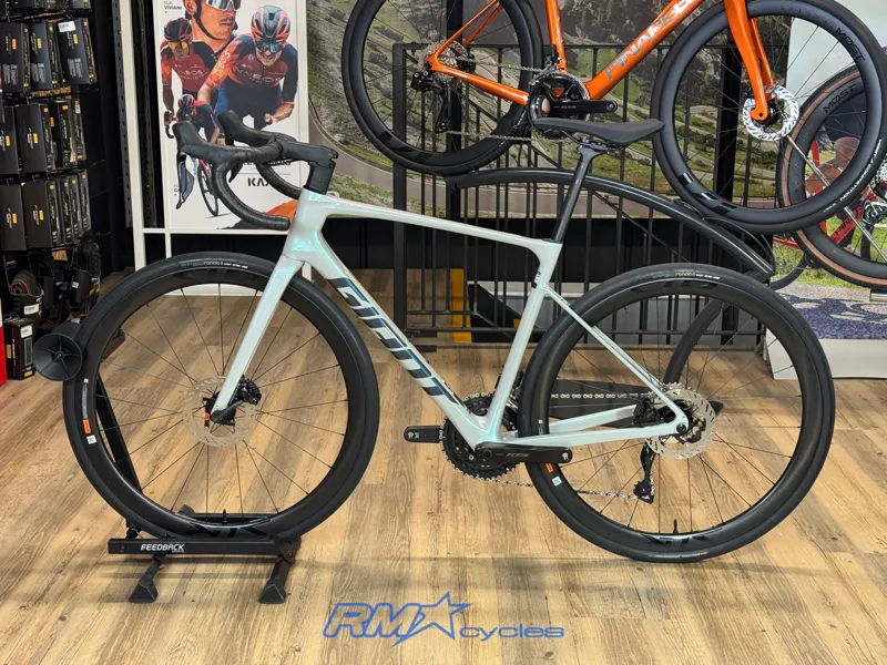 Giant Defy Advanced 0 Road Bike in Supernova Grey-1