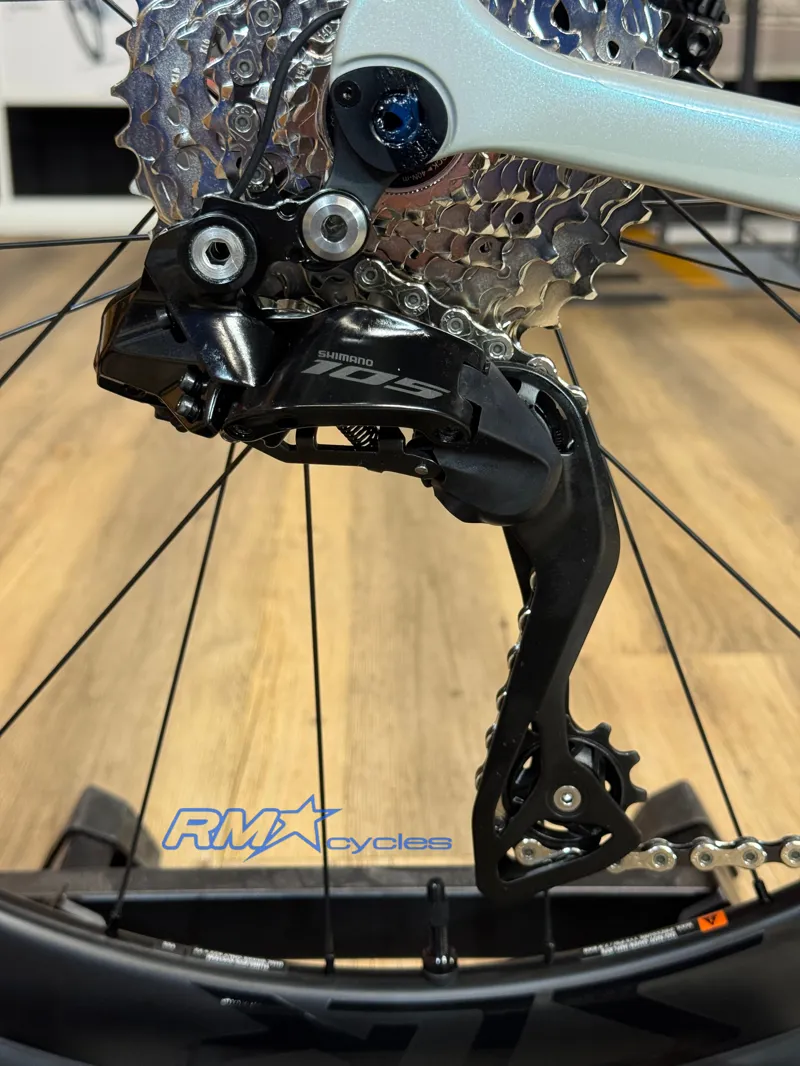 Giant Defy Advanced 0 Road Bike in Supernova Grey-5