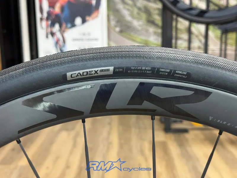 Giant Defy Advanced Pro-Red Road Bike in Carbon-9