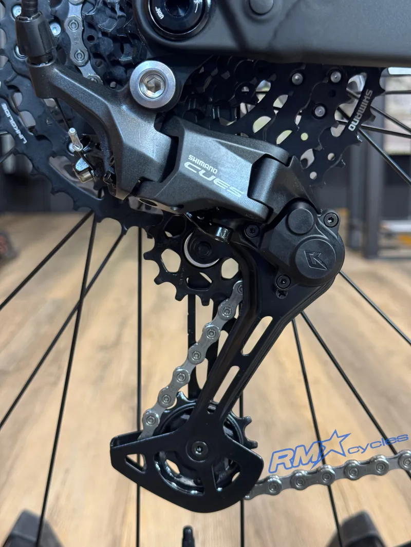 Giant Stance E+ 1 eMountain Bike in Charcoal/Black-8
