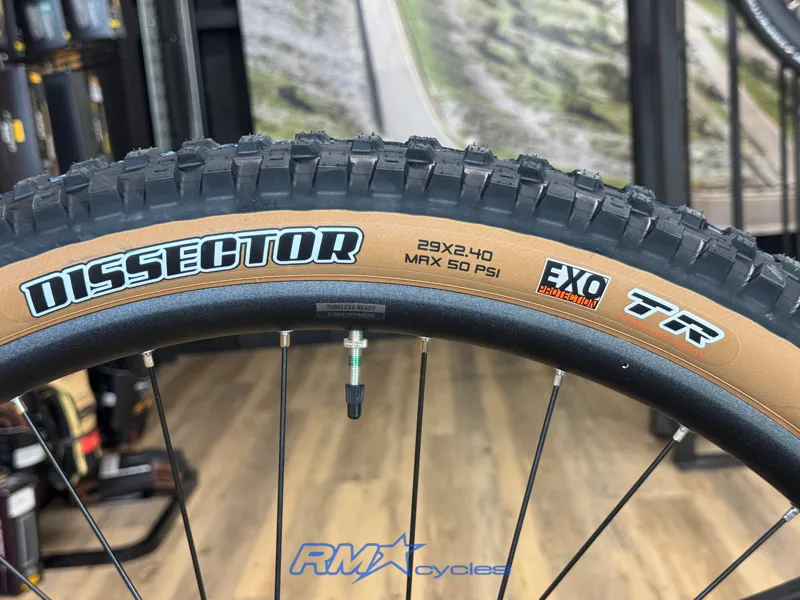 Giant Stance E+ 1 eMountain Bike in Charcoal/Black-13
