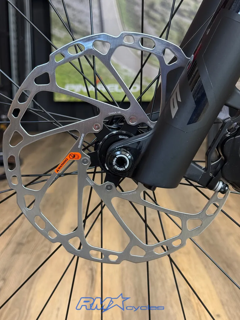 Giant Stance E+ 1 eMountain Bike in Charcoal/Black-10