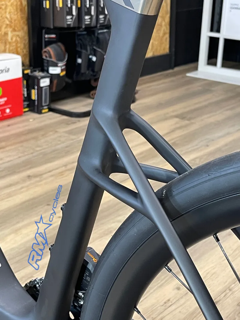 Pinarello X3 Shimano 105Di22 12DB DTSwiss 2027 Road Bike Element Black -4