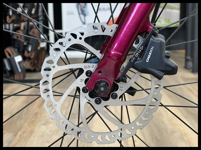 2021 Giant Escape 2 Disc Hybrid Bike in Red-6