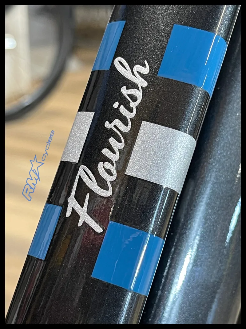 2021 Liv Flourish 3 Hybrid Bike in Black-1