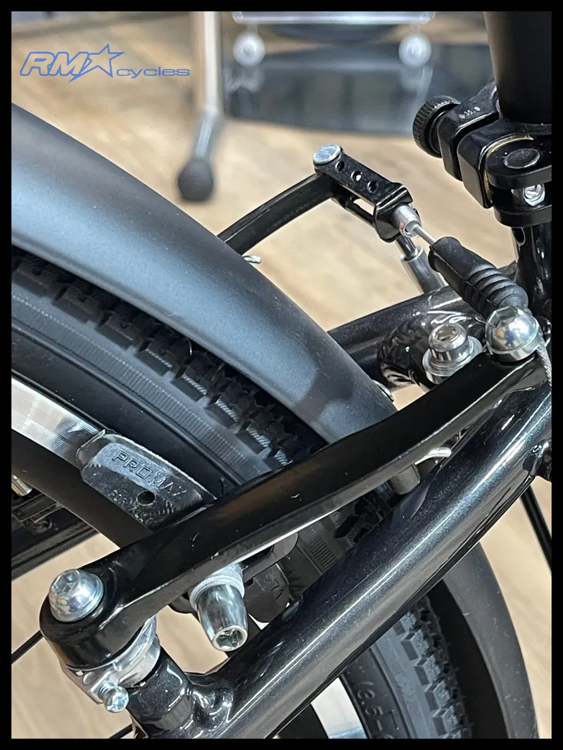 2021 Liv Flourish 3 Hybrid Bike in Black-6