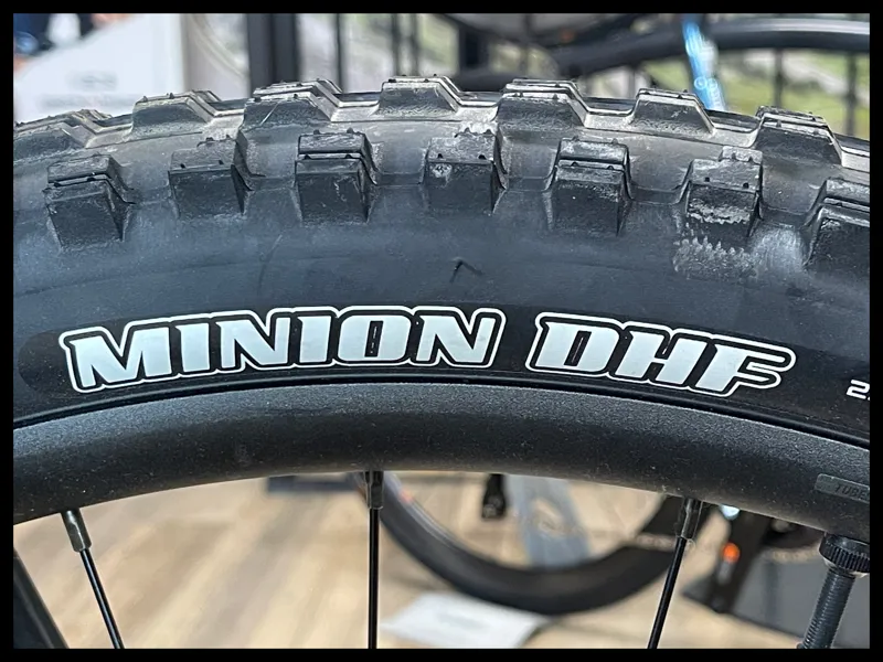 2022 Giant Trance X 29 2 Trail Bike in Amber Glow/Black-8