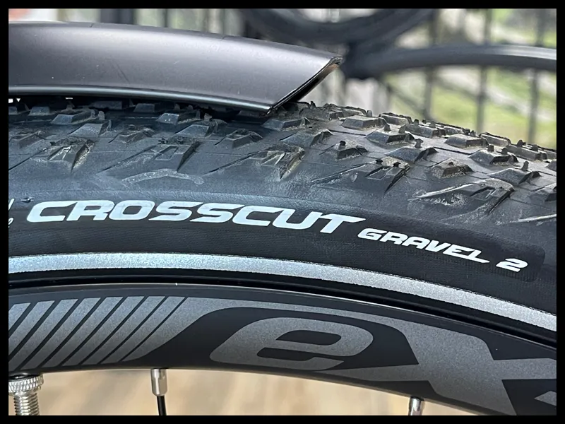 2022 Giant Explore E+ 2 Stagger Frame Trekking eBike in Metallic Navy-8