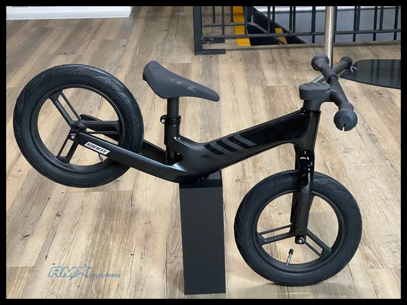 Giant Pre Rcarbon Push Bike Carbon Black oso