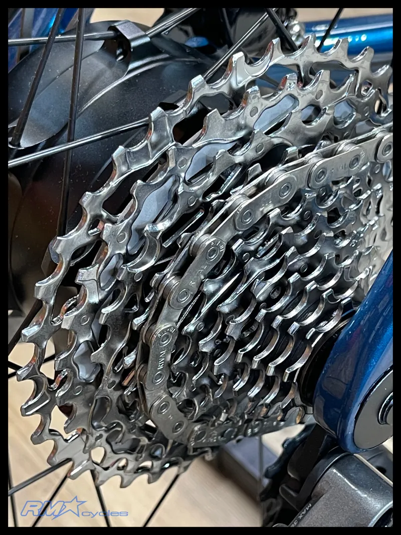 Giant Defy Advanced E+ Elite 2 E-Road Bike In Gloss Sea Sparkle-1