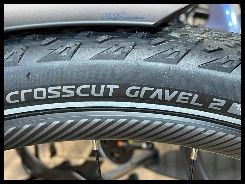 Giant Explore E+ 3 Stagger 25km/h eHybrid Bike in Pyrite Brown-10