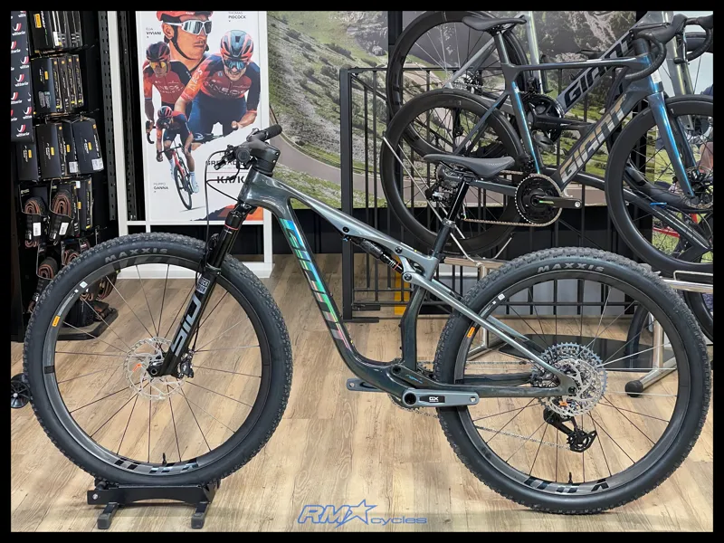 Anthem Advanced SL 1 Black-1