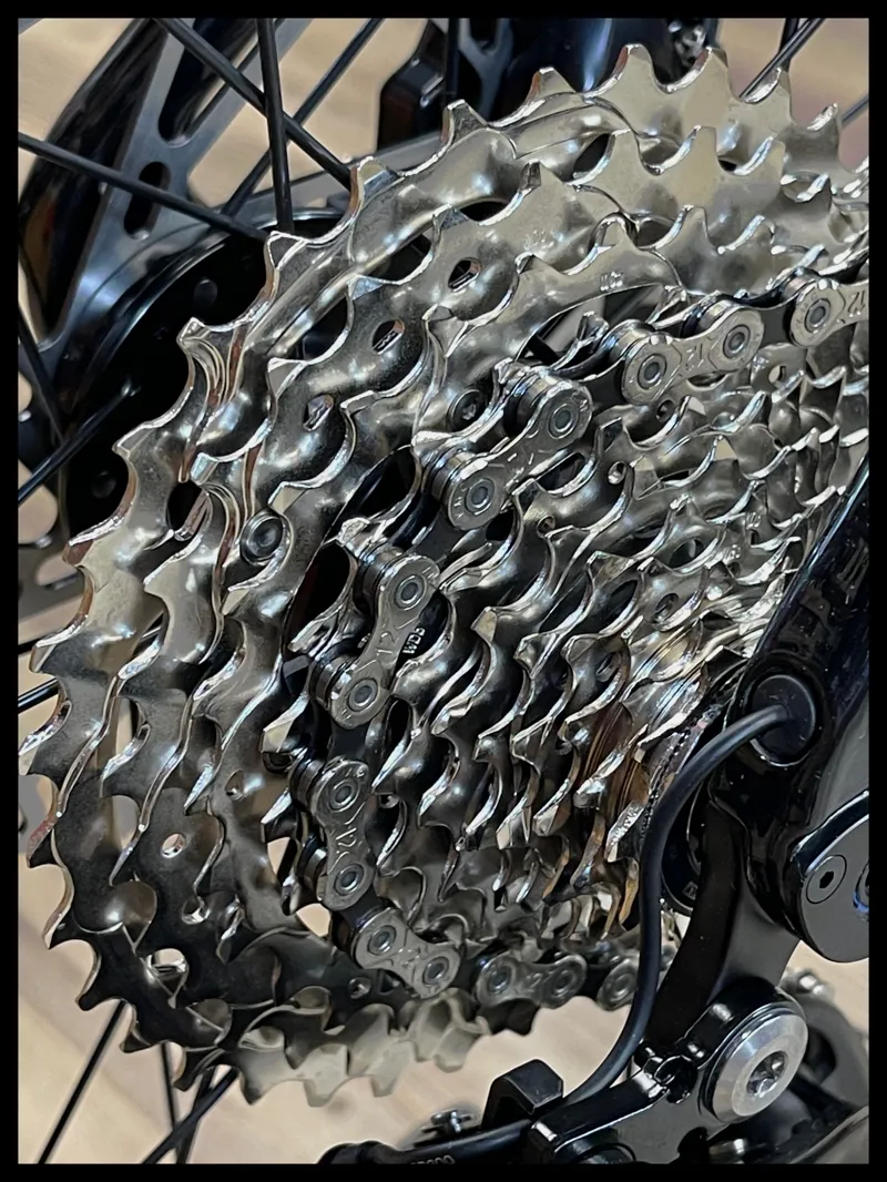 Liv Avail Advanced 1 Road Bike in Mechanic Rose-2