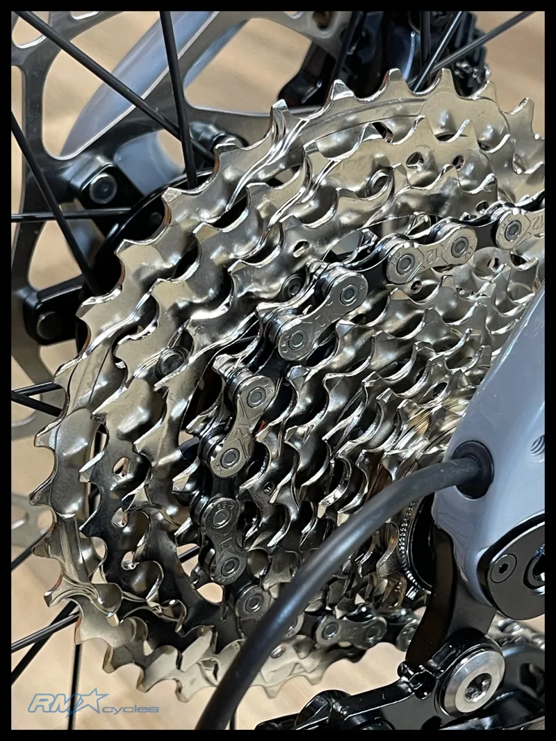 Liv Avail Advanced 2 Road Bike in Moonstone/Gray/Chrome-2