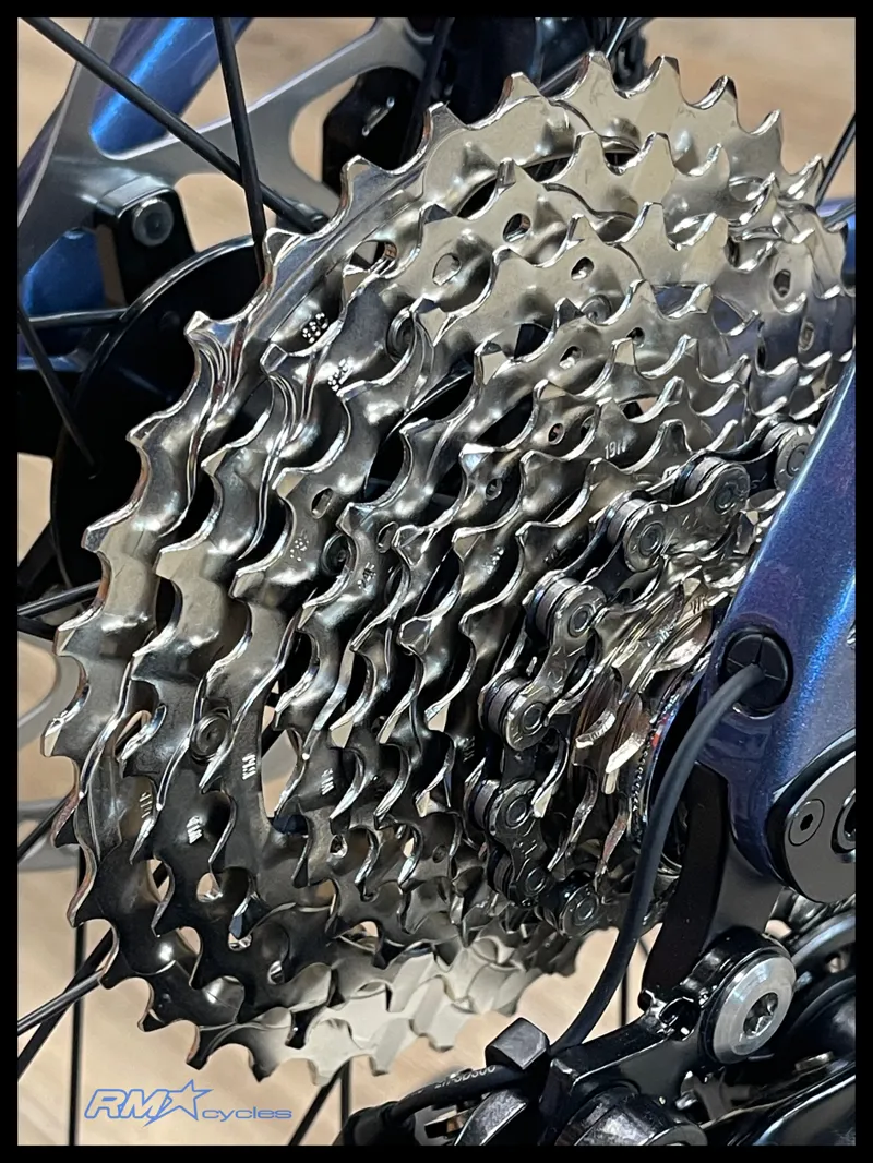 Giant Defy Advanced 1 Road Bike in Thundercloud-2