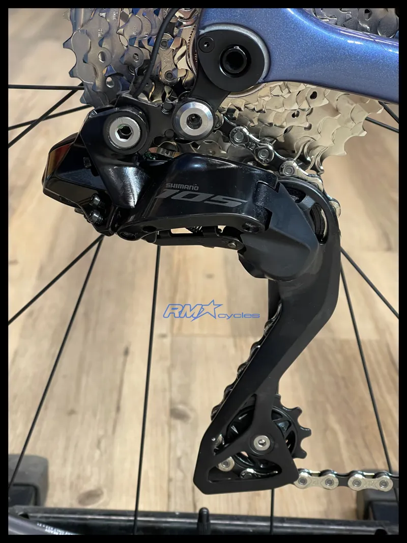 Giant Defy Advanced 1 Road Bike in Thundercloud-3