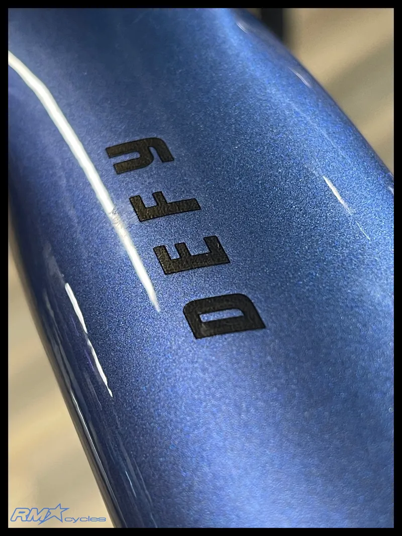 Giant Defy Advanced 1 Road Bike in Thundercloud-1