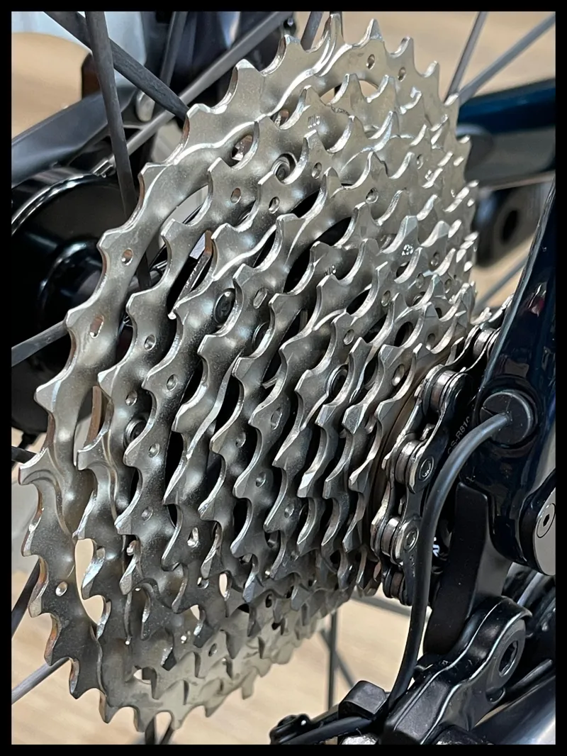 Giant Defy Advanced Pro 0 Road Bike in Mariana Blue-2