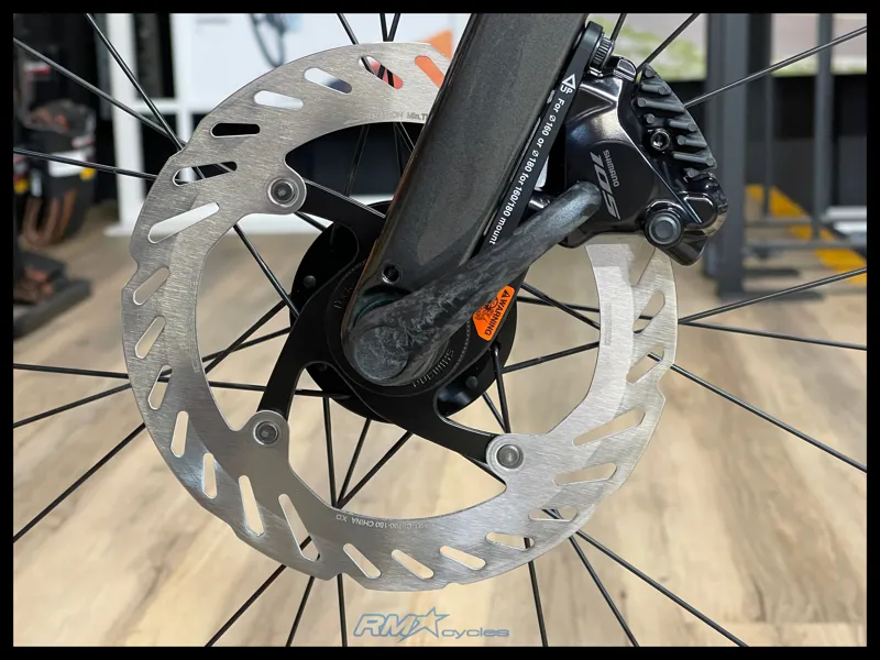 Giant Defy Advanced Pro 2 Road Bike in Stealth Chrome-6