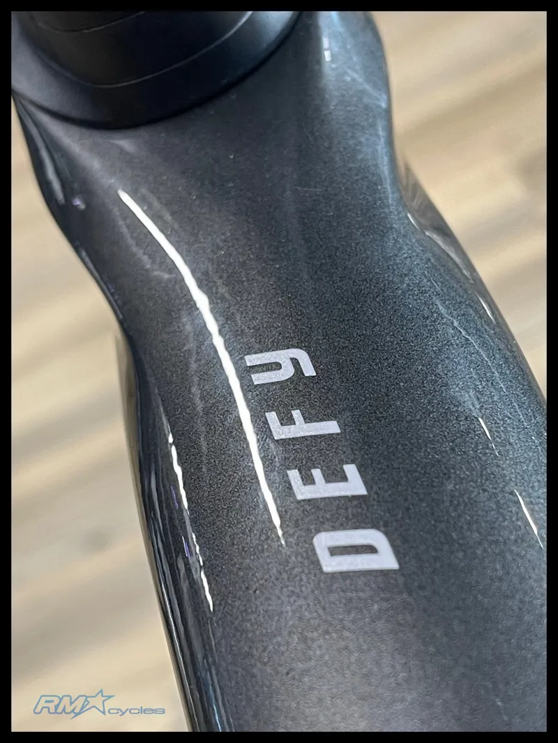 Giant Defy Advanced Pro 2 Road Bike in Stealth Chrome-1