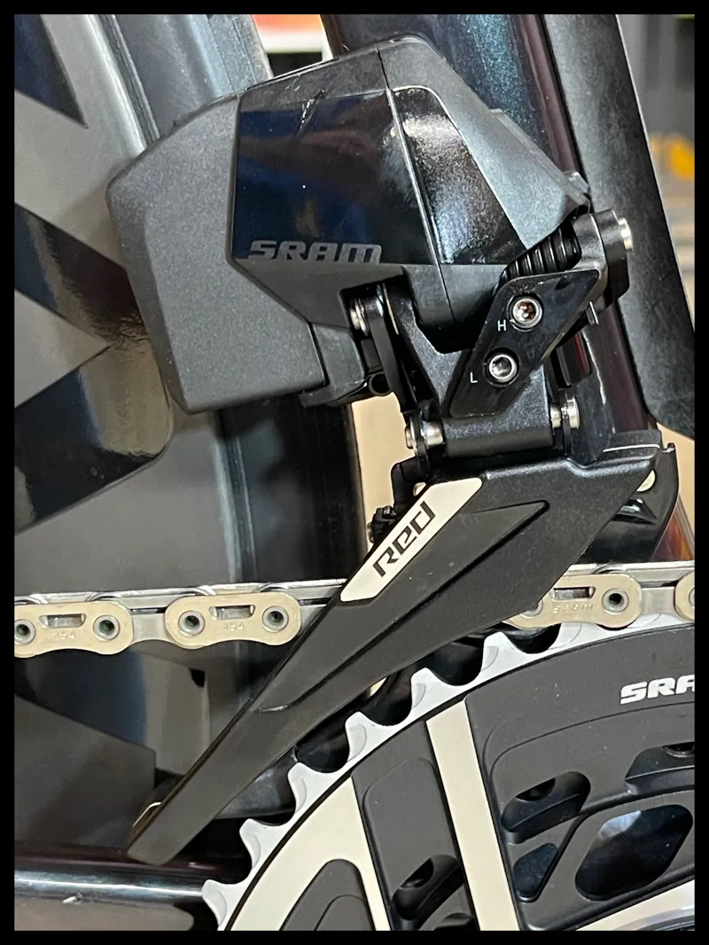 Giant Propel Advanced SL 0-Red Road Bike In Gloss Black Lava-4