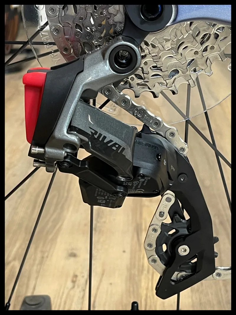 Giant Propel Advanced Pro 1 Road Bike In Gloss Frost Silver-1