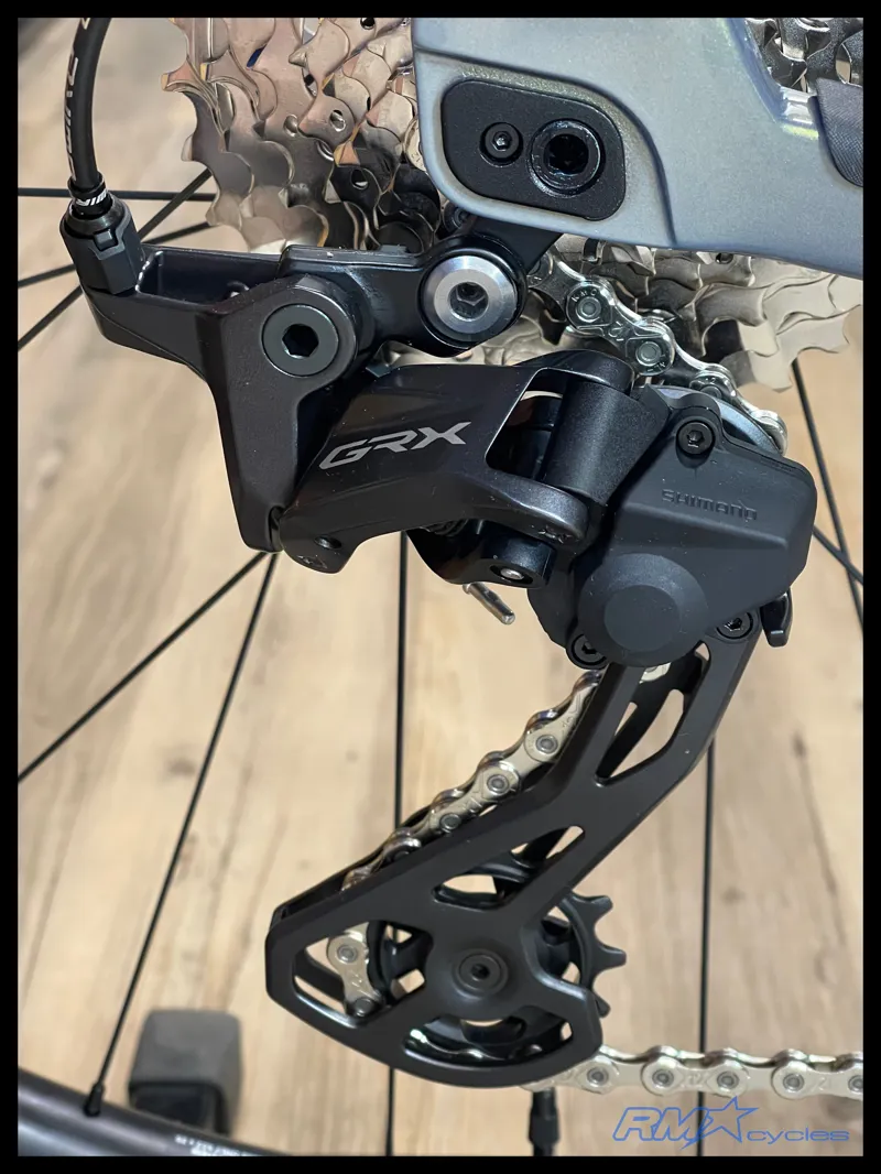 Giant Revolt Advanced 0 Gravel Bike In Gloss Aurora Noise-2