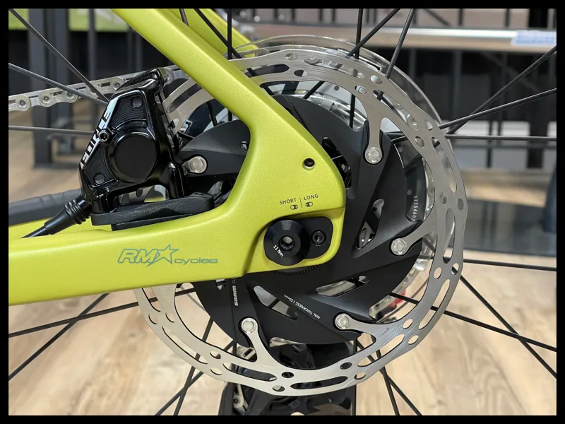 Giant Revolt Advanced Pro 0 Gravel Bike in Cyber Lime-7