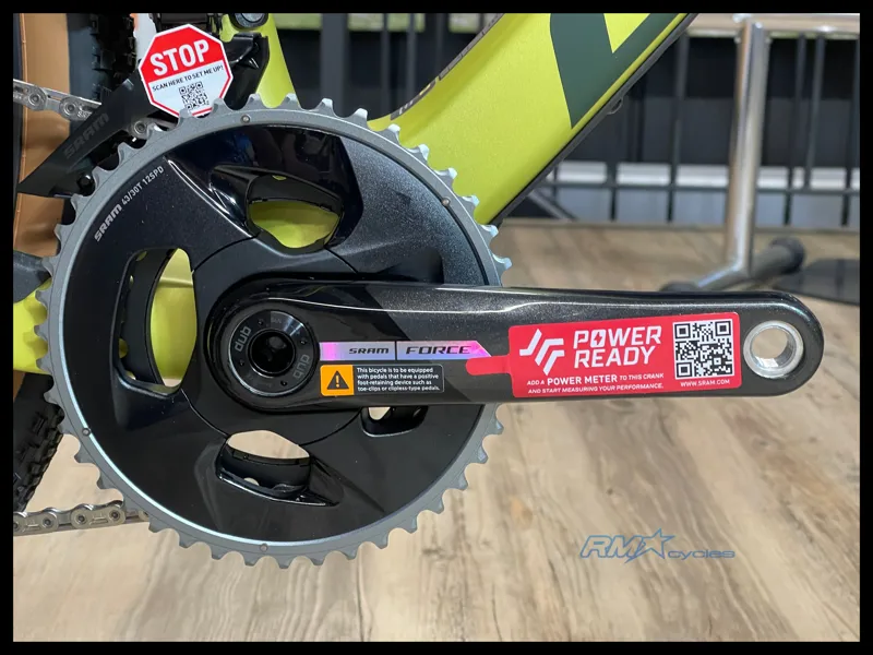 Giant Revolt Advanced Pro 0 Gravel Bike in Cyber Lime-5