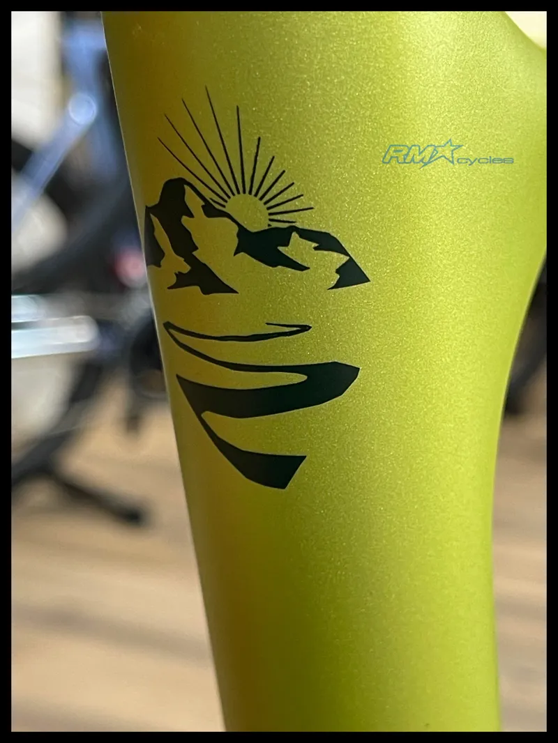 Giant Revolt Advanced Pro 0 Gravel Bike in Cyber Lime-1